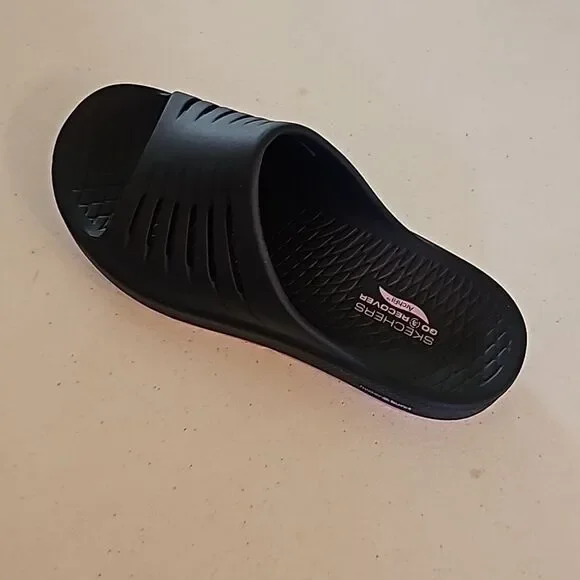 New Sketchers Go Recover Sandal in Navy, Size 8 - Picture 1 of 6